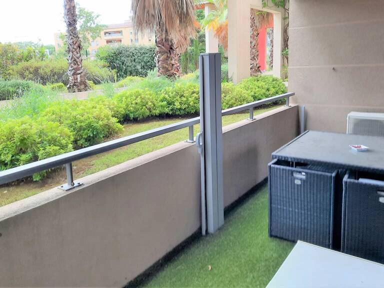 SAINT ANDRE DE LA ROCHE - TRES BEAU 2 PIECES TERRASSE GARAGE — photo 1