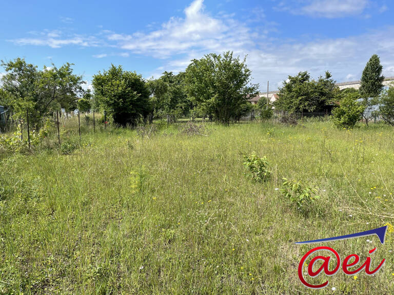 Terrain constructible de 1296 m² — photo 1