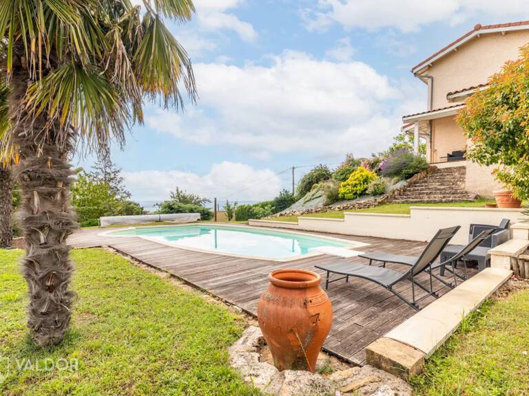 Coup de coeur pour cette maison avec vue panoramique — photo 1
