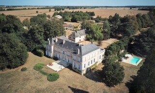 Maison 18 Pièces 870 m² à vendre à Jazeneuil (86600)