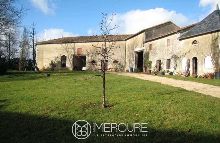 CHATEAU XIXe ET SES DEPENDANCES, PISCINE, SUR 9HA60 — photo 4