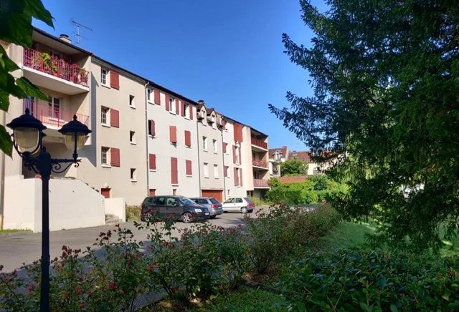 VAUX SUR SEINE RESIDENCE LE VILLAGE — photo 1