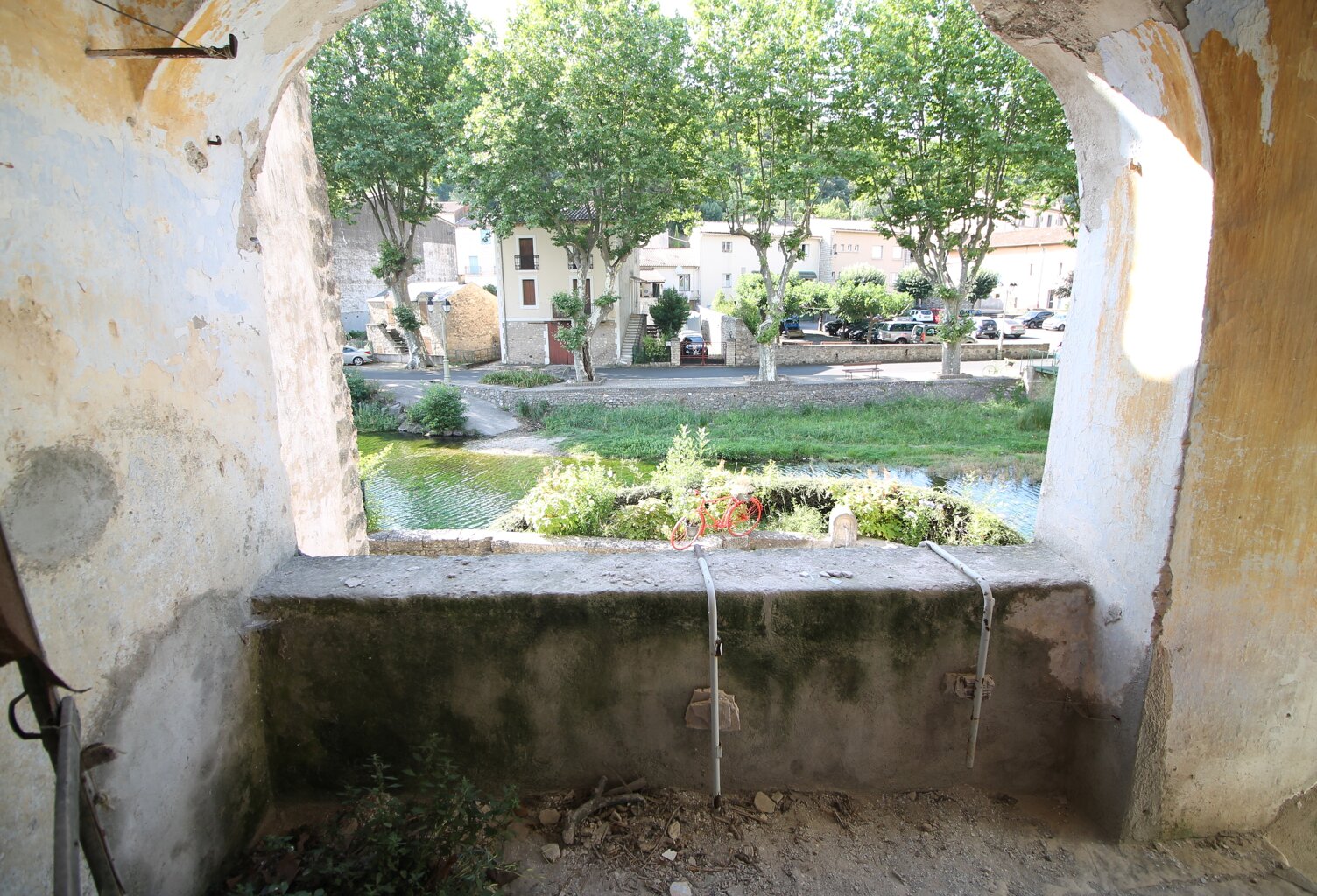 Maison de village à rénover entièrement avec vue exceptionnelle — photo 1