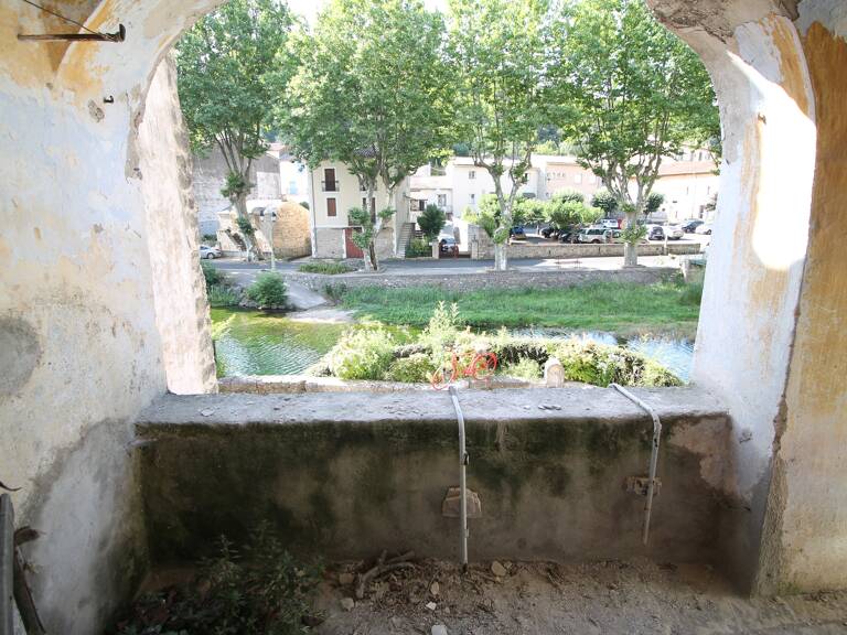 Maison de village à rénover entièrement avec vue exceptionnelle — photo 1