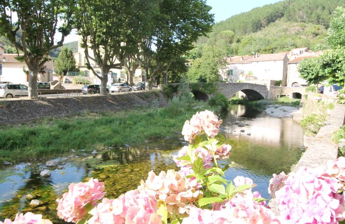 Maison de village à rénover entièrement avec vue exceptionnelle — photo 2