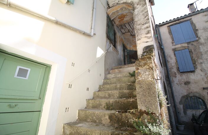 Maison de village à rénover entièrement avec vue exceptionnelle — photo 3