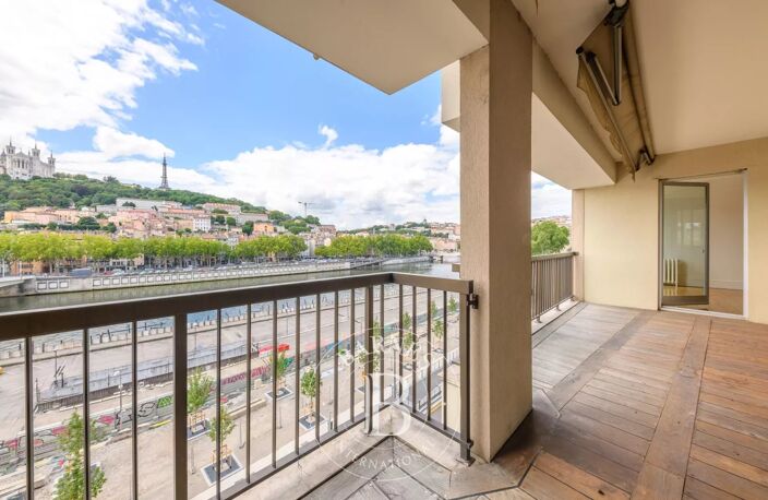 Bien vendu // Lyon 2 - Quai de Saône - Appartement bourgeois de 198,92 m² - Terrasses - Garage - 2/3 chambres — photo 2