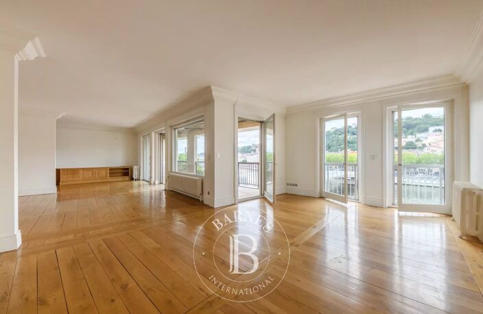 Bien vendu // Lyon 2 - Quai de Saône - Appartement bourgeois de 198,92 m² - Terrasses - Garage - 2/3 chambres — photo 4