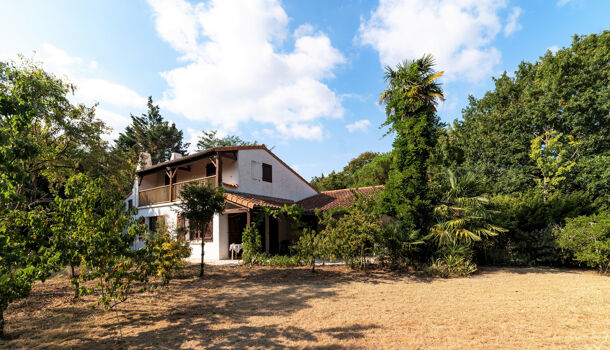 Propri&eacute;t&eacute; 8 pièces  à vendre Fouras 17450