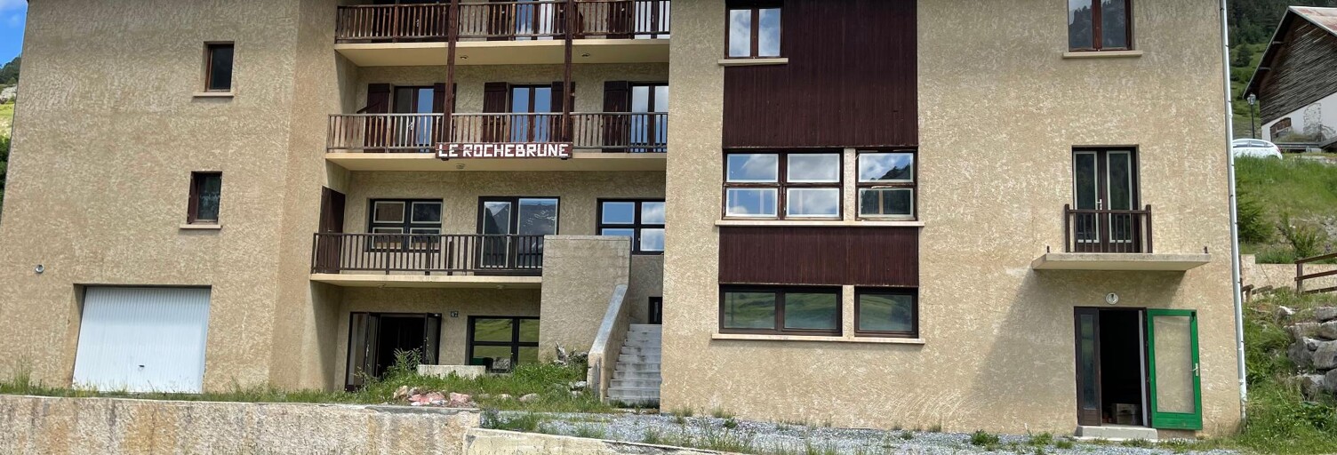 Immeuble   m² à vendre à Cervières (05100)