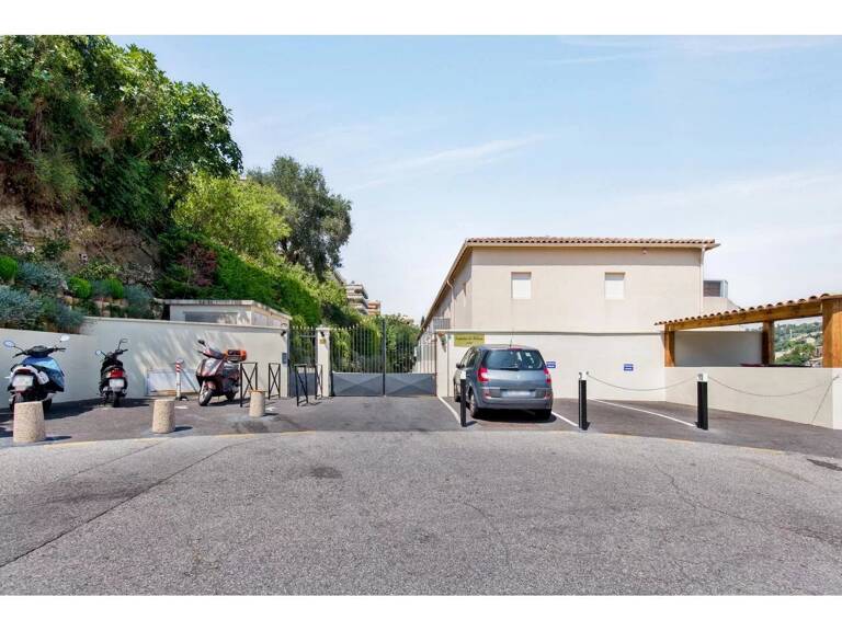 Fabron, 3 pièces avec parking en sous-sol — photo 1