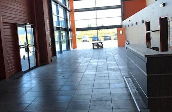 A LOUER - CELLULE CENTRE COMMERCIAL 76 — photo 2