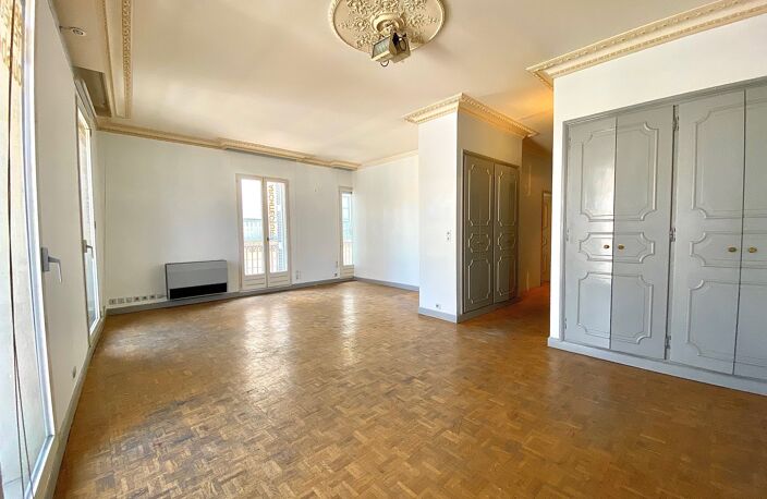RARE Montpellier place de la Comédie ! — photo 2