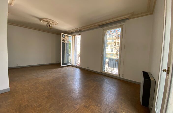 RARE Montpellier place de la Comédie ! — photo 4