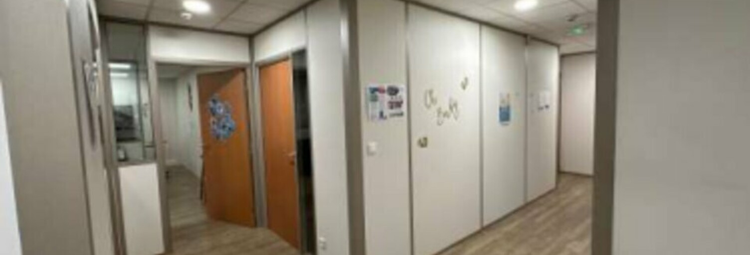 Bureau  129 m² à louer à Limas (69400)