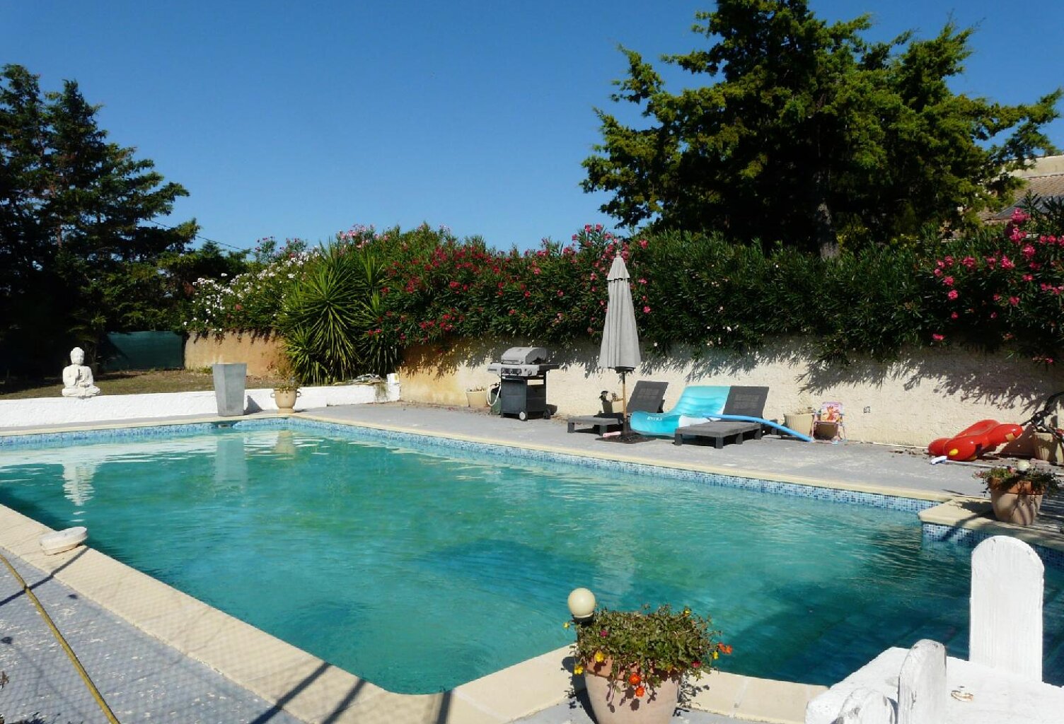 Villa — photo 1