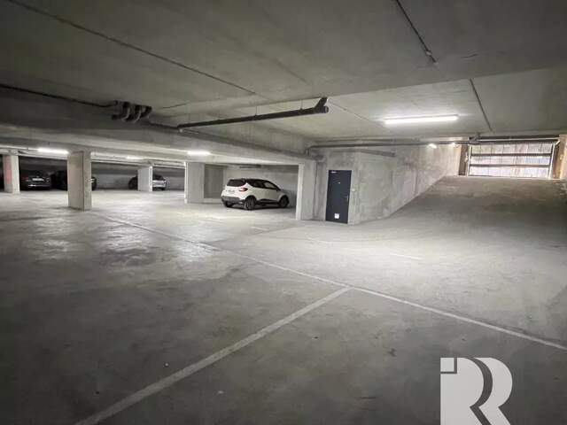 PARKING — photo du bien