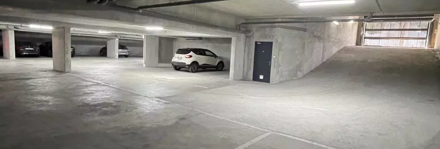 Garage   m² à louer à Nice (06200)