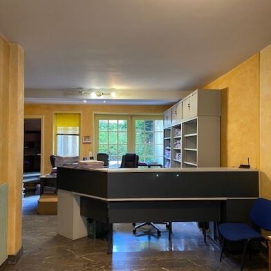 Bureau 250 m²