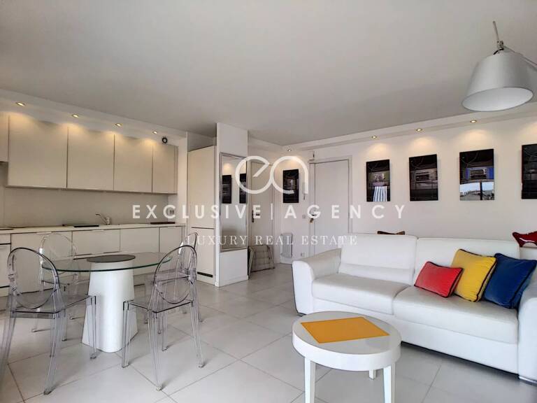 Cannes centre location luxueux 2 pièces de 50 m² pour 1 à 2 personnes. — photo 1