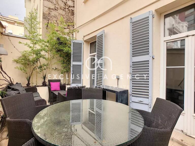 Location saisonnière Cannes rue d’Antibes 2 pièces 45 m² et terrasse de 18 m². — photo 1