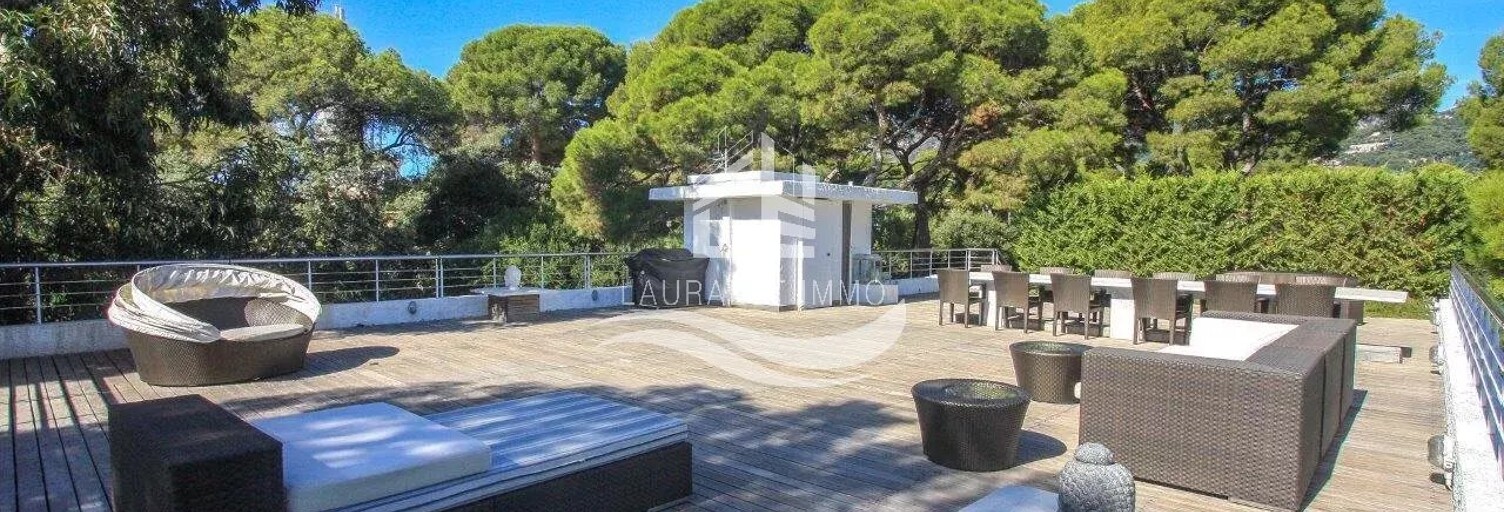 Maison 7 Pièces 650 m² à louer à Roquebrune-Cap-Martin (06190)