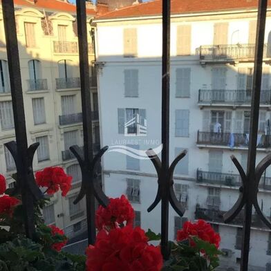 Appartement 4 pièces 2500 €