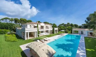 Maison 10 Pièces 1000 m² à louer à Antibes (06160)