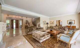 Maison 10 Pièces 1000 m² à louer à Antibes (06160)