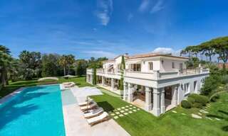 Maison 10 Pièces 1000 m² à louer à Antibes (06160)