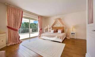 Maison 10 Pièces 1000 m² à louer à Antibes (06160)