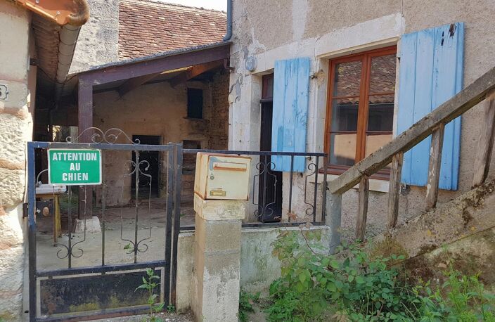 Saint Savin, Vienne 86: maison à renover avec jardin — photo 4