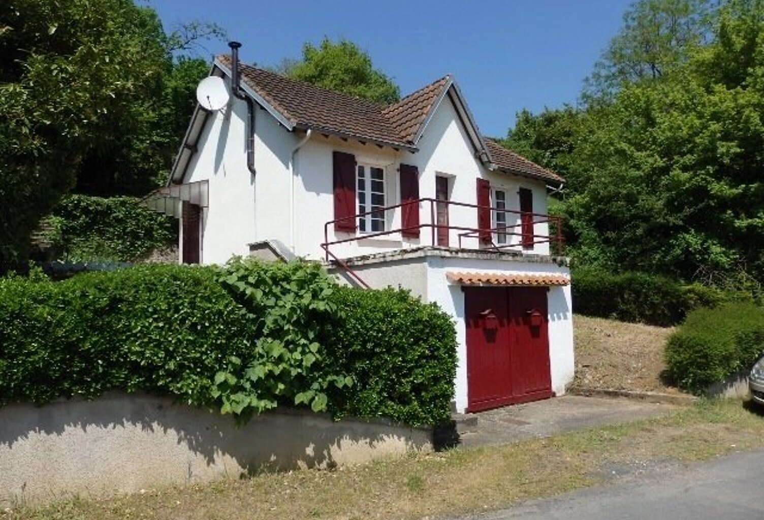 Jolie maison avec garage à vendre à Gouex dans la Vienne — photo 1
