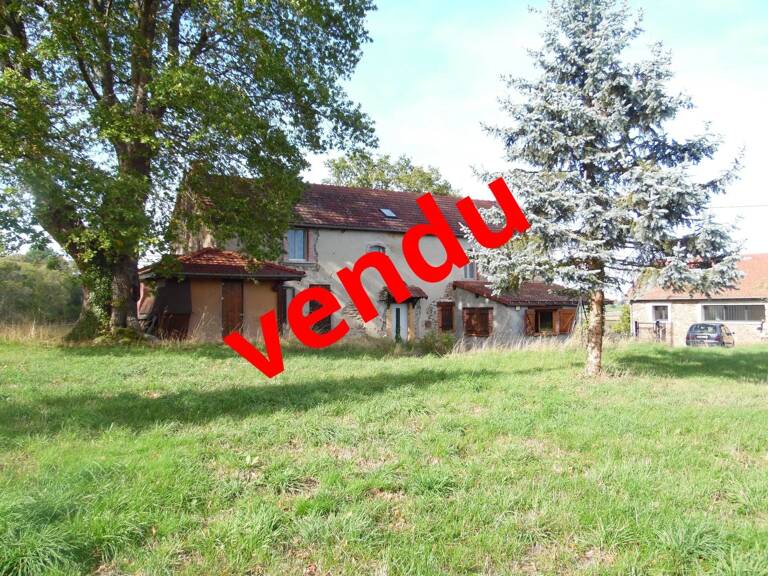 A vendre en Puy de Dôme, fermette, piscine et grand terrain. — photo 1