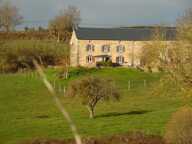 À vendre en Auvergne,  maison rénovée avec grange attenante. — photo 2