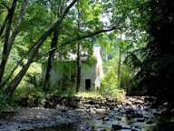 A vendre, Auvergne, ancien moulin à eau avec 4500m² de terrain. — photo 4