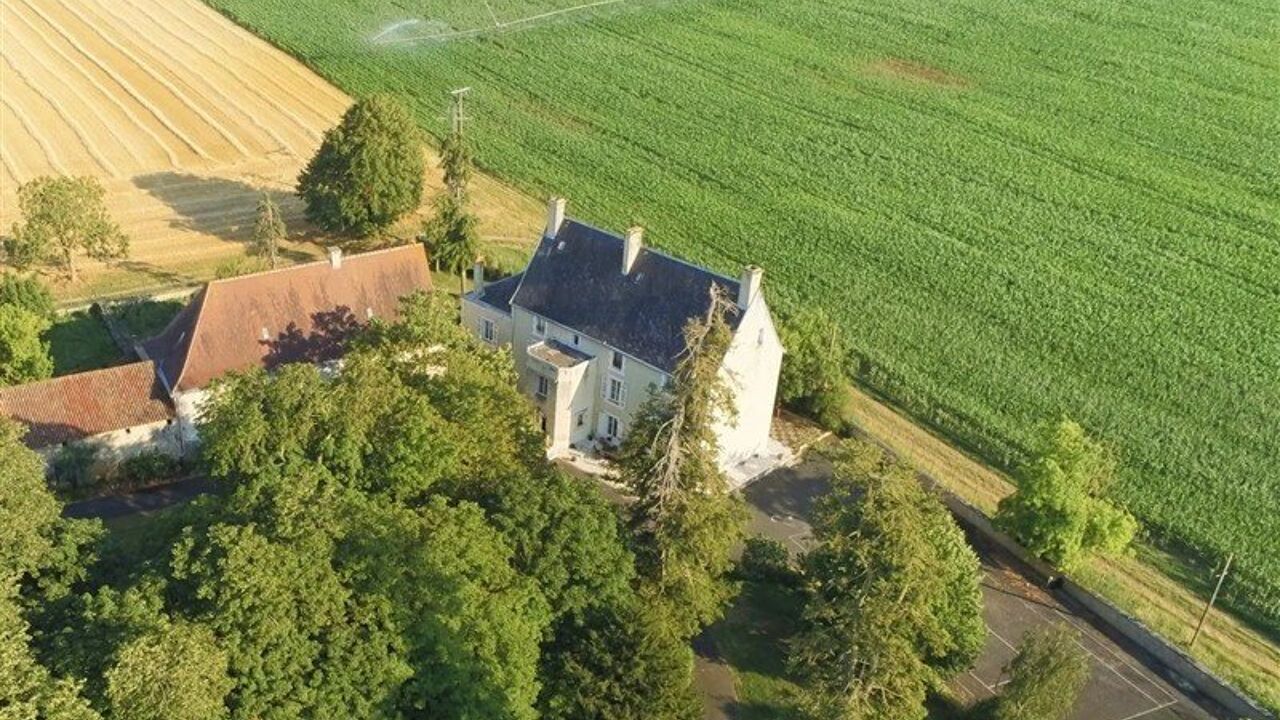 maison 40 pièces 405 m2 à vendre à Chef-Boutonne (79110)