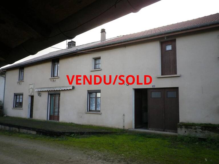 Belle maison à vendre dans un village historique des Vosges — photo 1