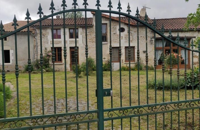 Ensemble de 2 maisons à vendre à Montalembert,  Deux-Sèvres — photo 2