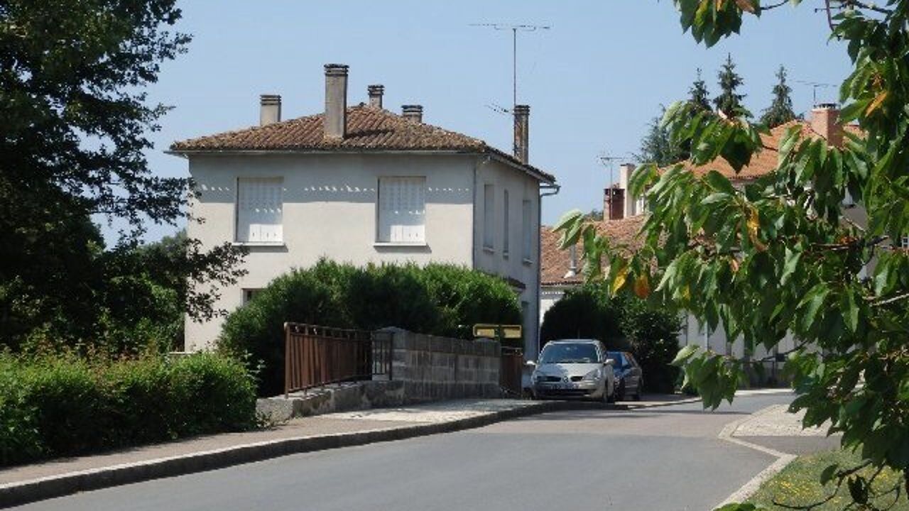 maison 9 pièces 150 m2 à Oradour-Fanais (16500)
