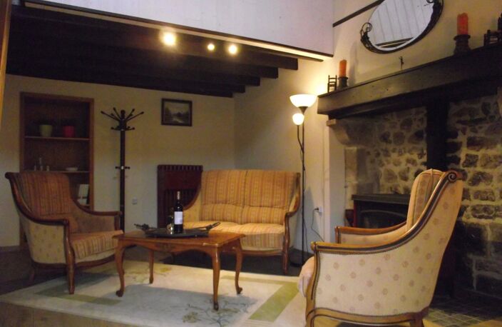 A vendre dans l'Allier, belle maison avec piscine et jardin. — photo 5