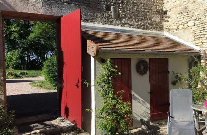 Ancien château avec gîte, piscine et tennis en Bourgogne — photo 3