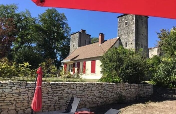 Ancien château avec gîte, piscine et tennis en Bourgogne — photo 4