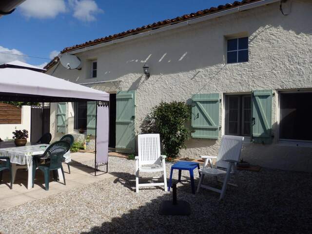 A vendre Maison avec jardin et garage à Millac - Vienne — photo du bien