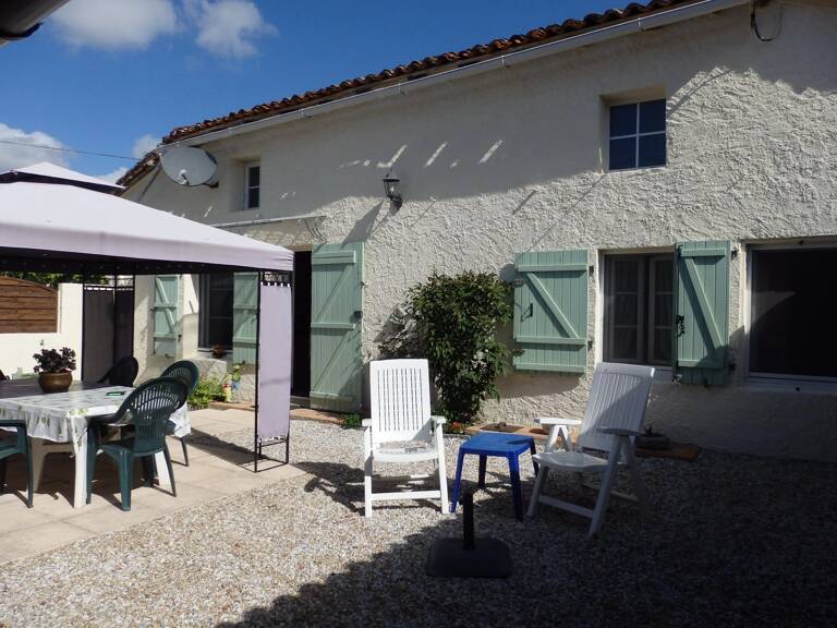 A vendre Maison avec jardin et garage à Millac - Vienne — photo 1