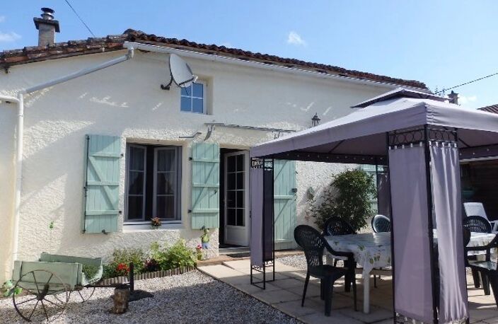 A vendre Maison avec jardin et garage à Millac - Vienne — photo 2