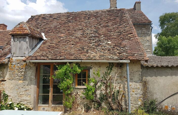 Proche Montmorillon, Vienne 86 maison de village avec jardin — photo 3