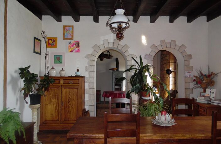 À vendre dans l'Allier maison, gîte, dépendances et 8 ha. — photo 2