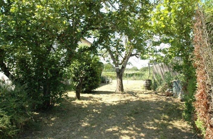 Maison avec jardin et sous-sol à vendre au Vigeant, Vienne — photo 3