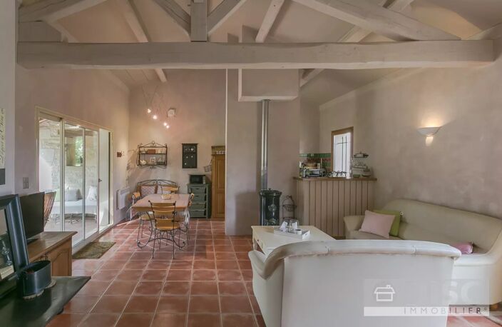 Propriété divisé en deux habitations avec jardin et piscine — photo 2